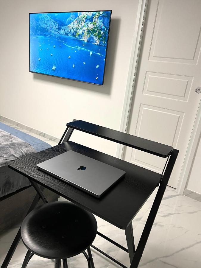Fellini Suites Lungomare Near The Sea Catania Bagian luar foto